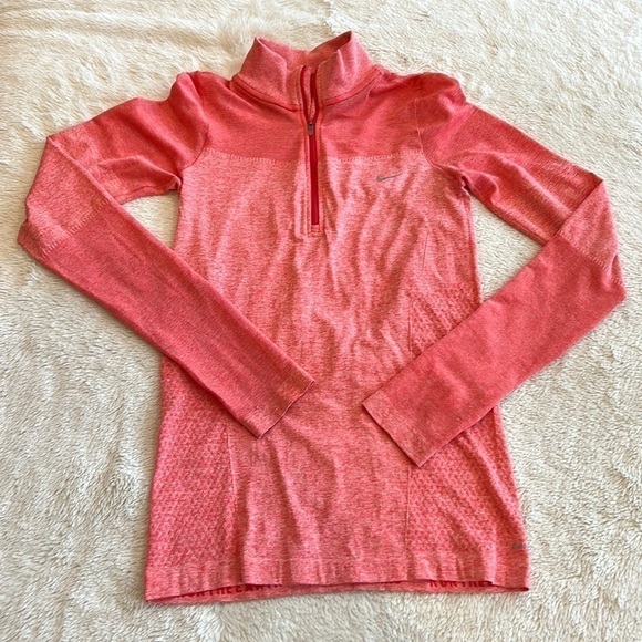Nike Peach Running Quarter zip pullover thumb holes small - Picture 1 of 11